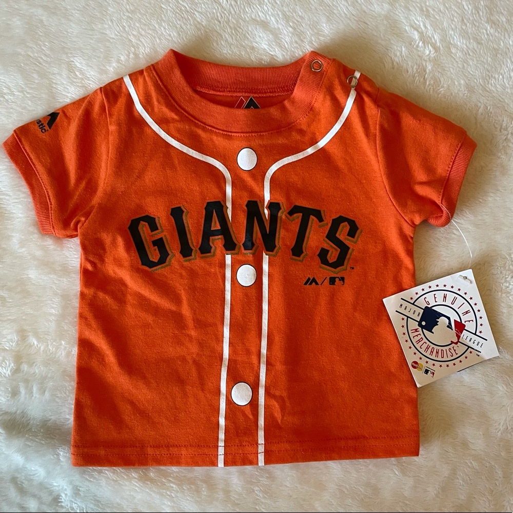 NWT - Majestic San Francisco Giants T-Shirt